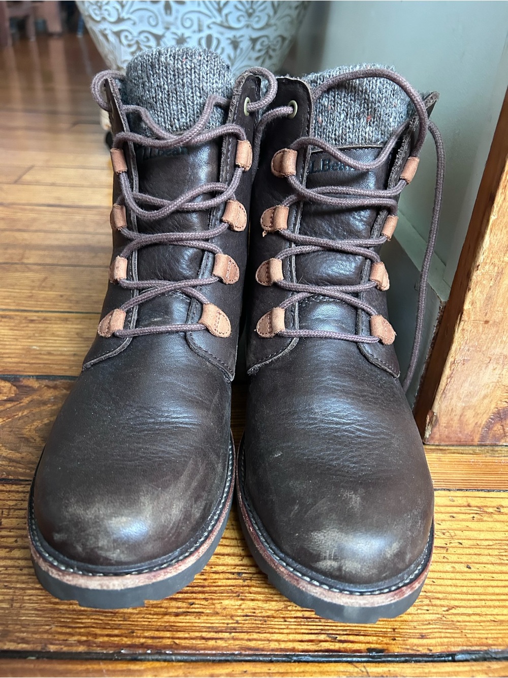 L.L. BEAN • Leather Lace-Up Women’s Boots